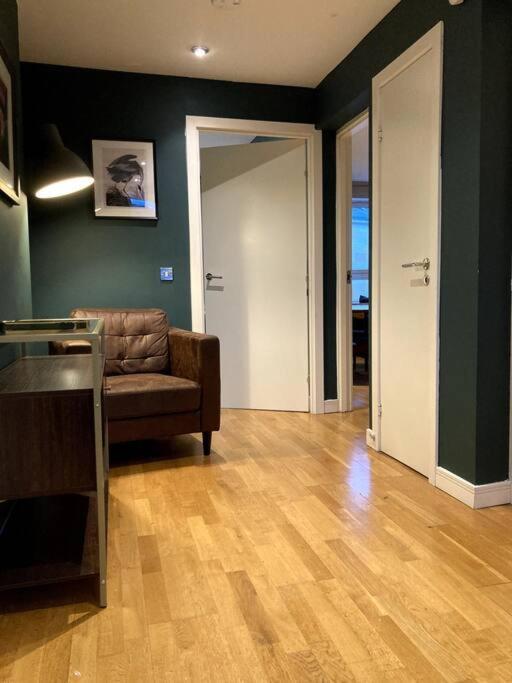 Stylish 2 Bed Accessible Flat Perfect Location Apartment Глазгоу Екстериор снимка