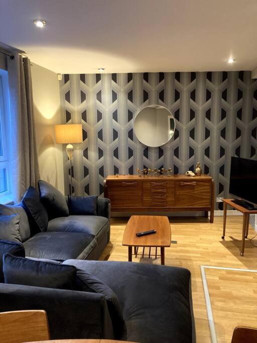 Stylish 2 Bed Accessible Flat Perfect Location Apartment Глазгоу Екстериор снимка